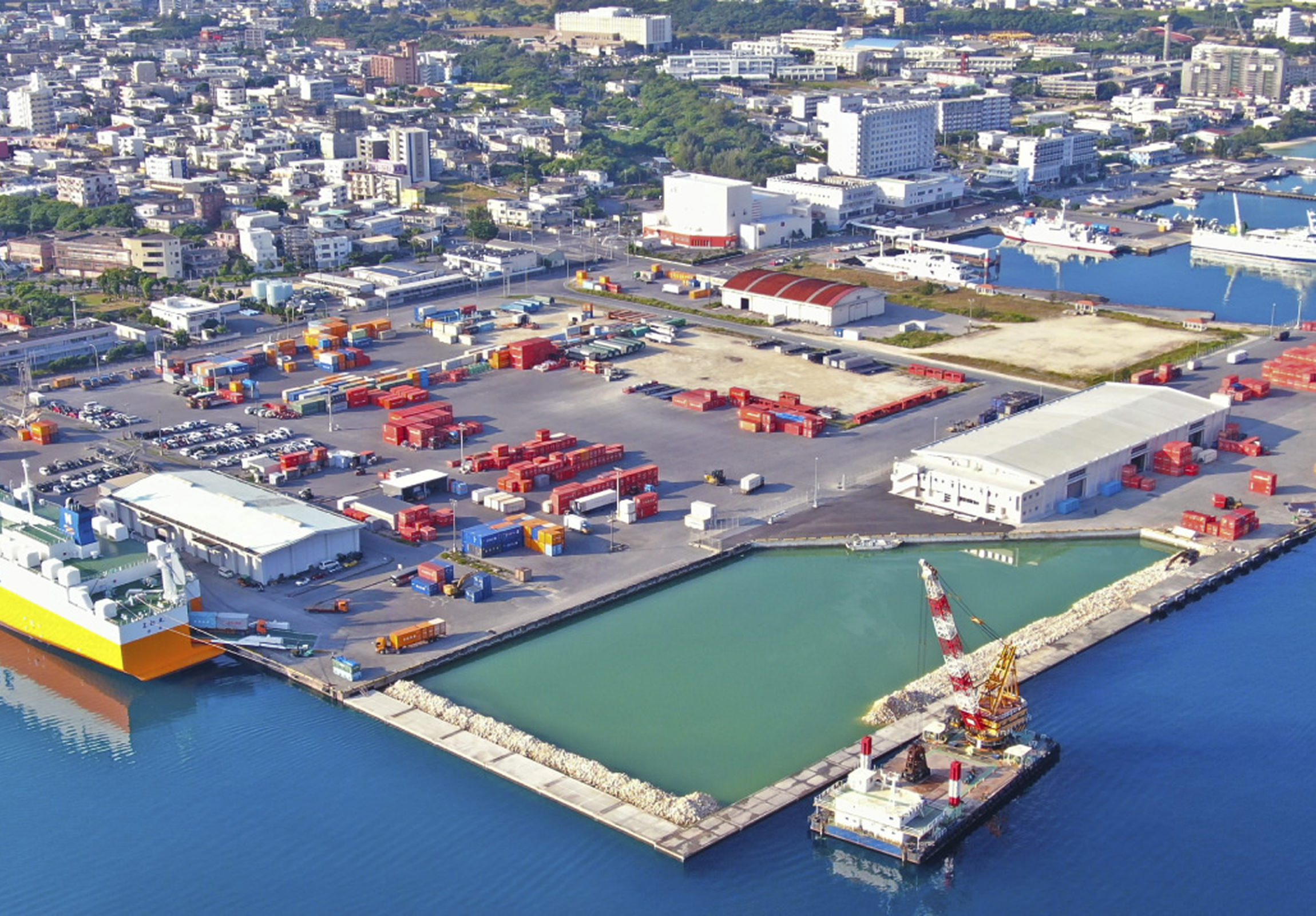 平良港複合一貫輸送ターミナル整備事業