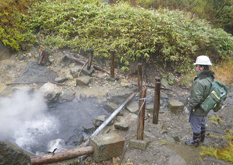Check the amount of the steam and evaluate the continuous geothermal development