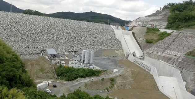 Emergency spillway